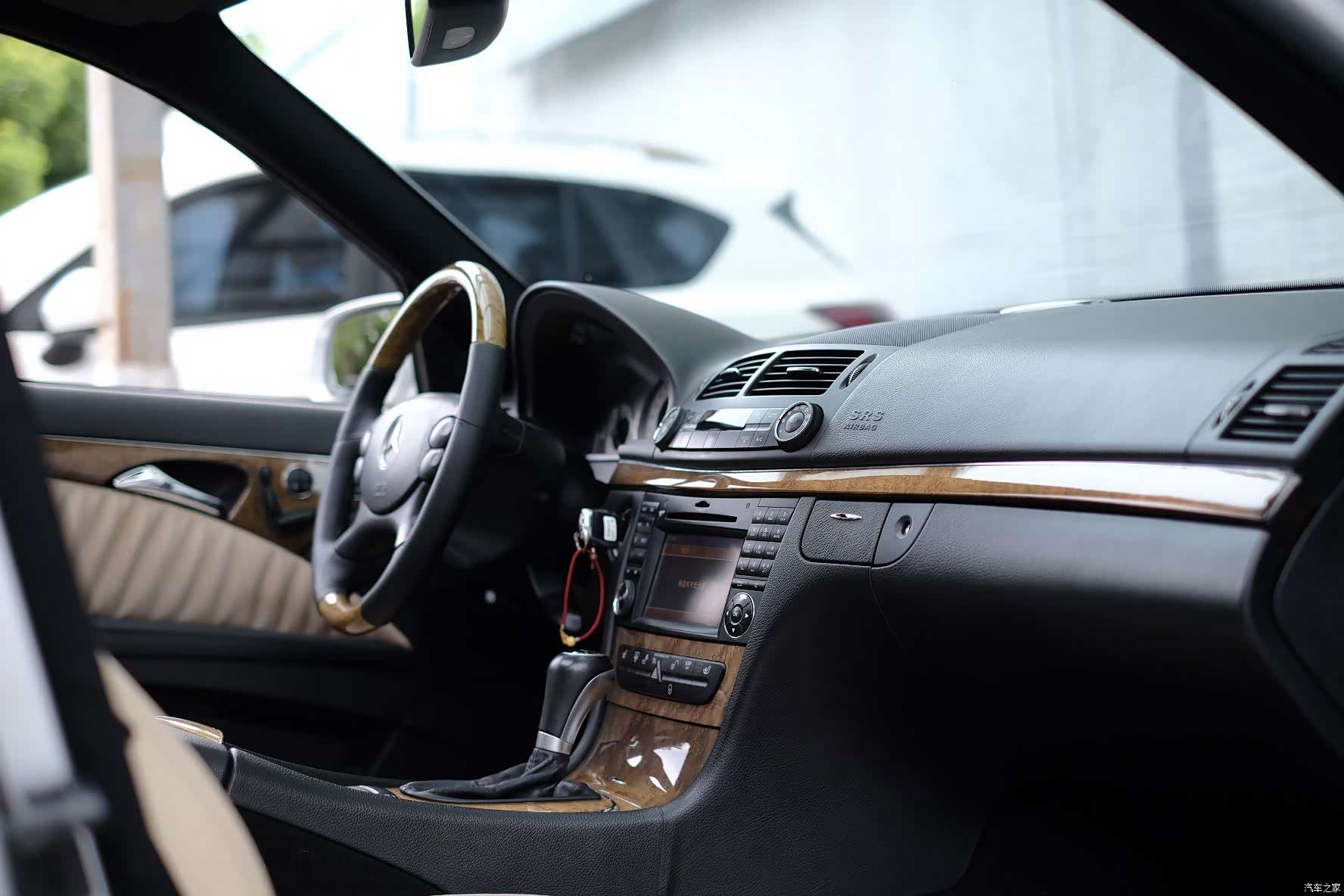 Mercedes-Benz E-Class, 2009 44