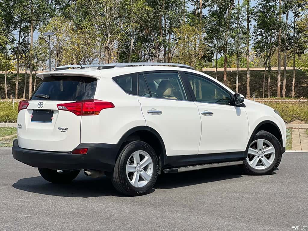 Toyota RAV4, 2014 8