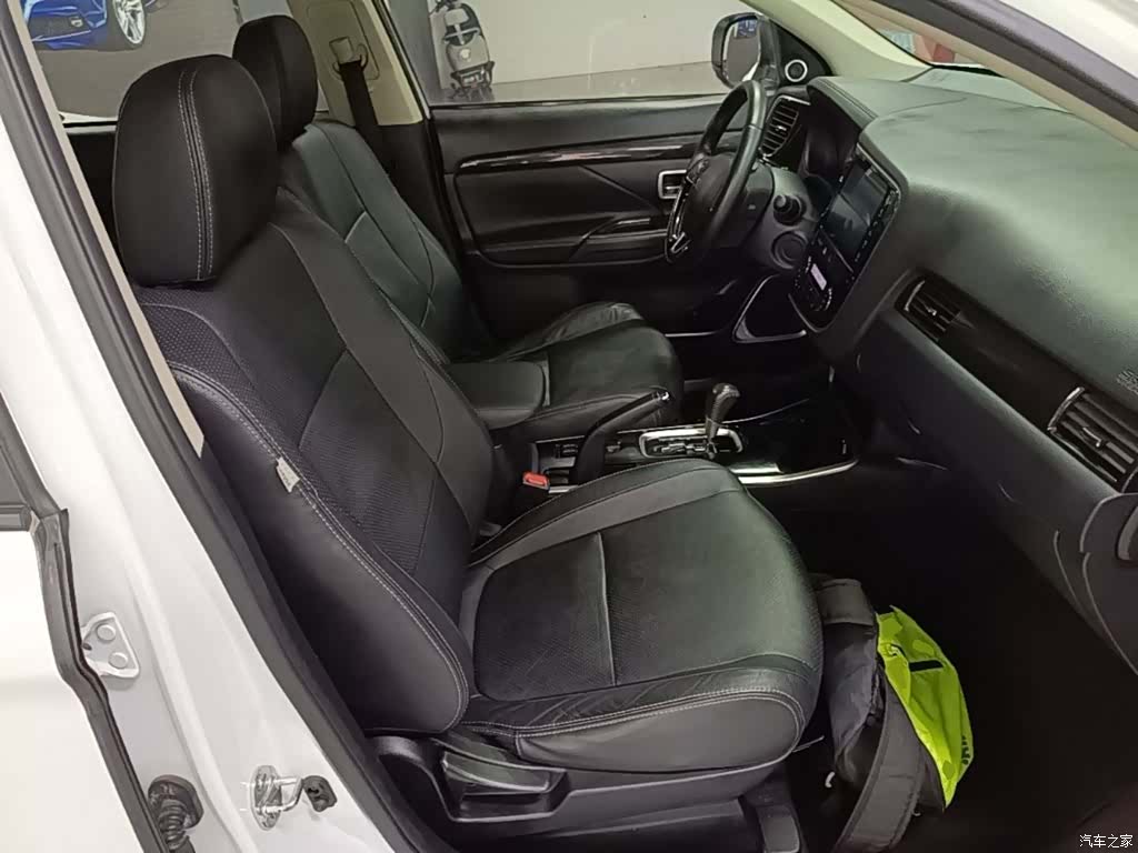 Mitsubishi Outlander, 2017 25