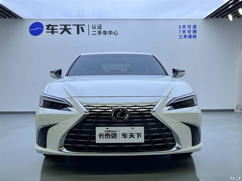 Lexus ES, 2026 3