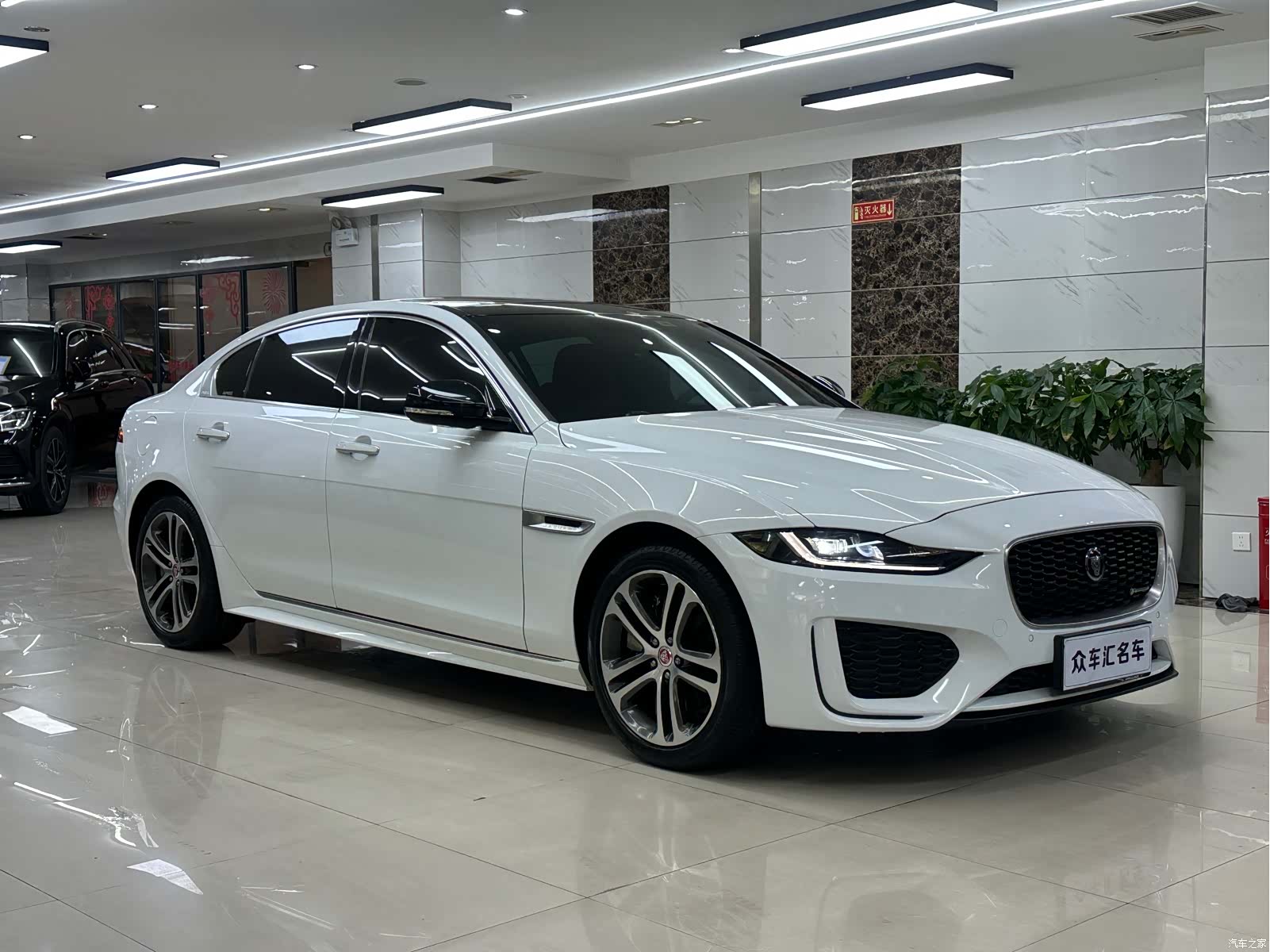 Land Rover XEL, 2022 3