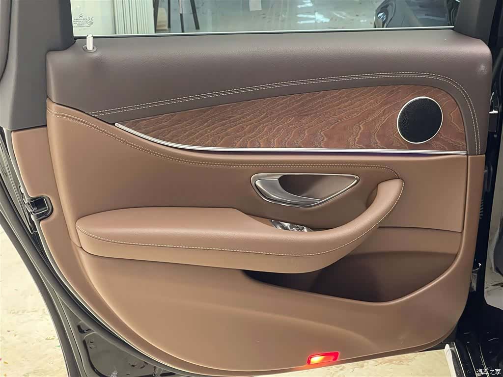 Mercedes-Benz E-Class, 2023 12