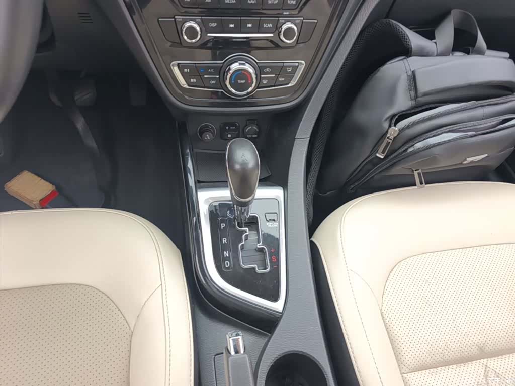 Changan V7, 2015 14
