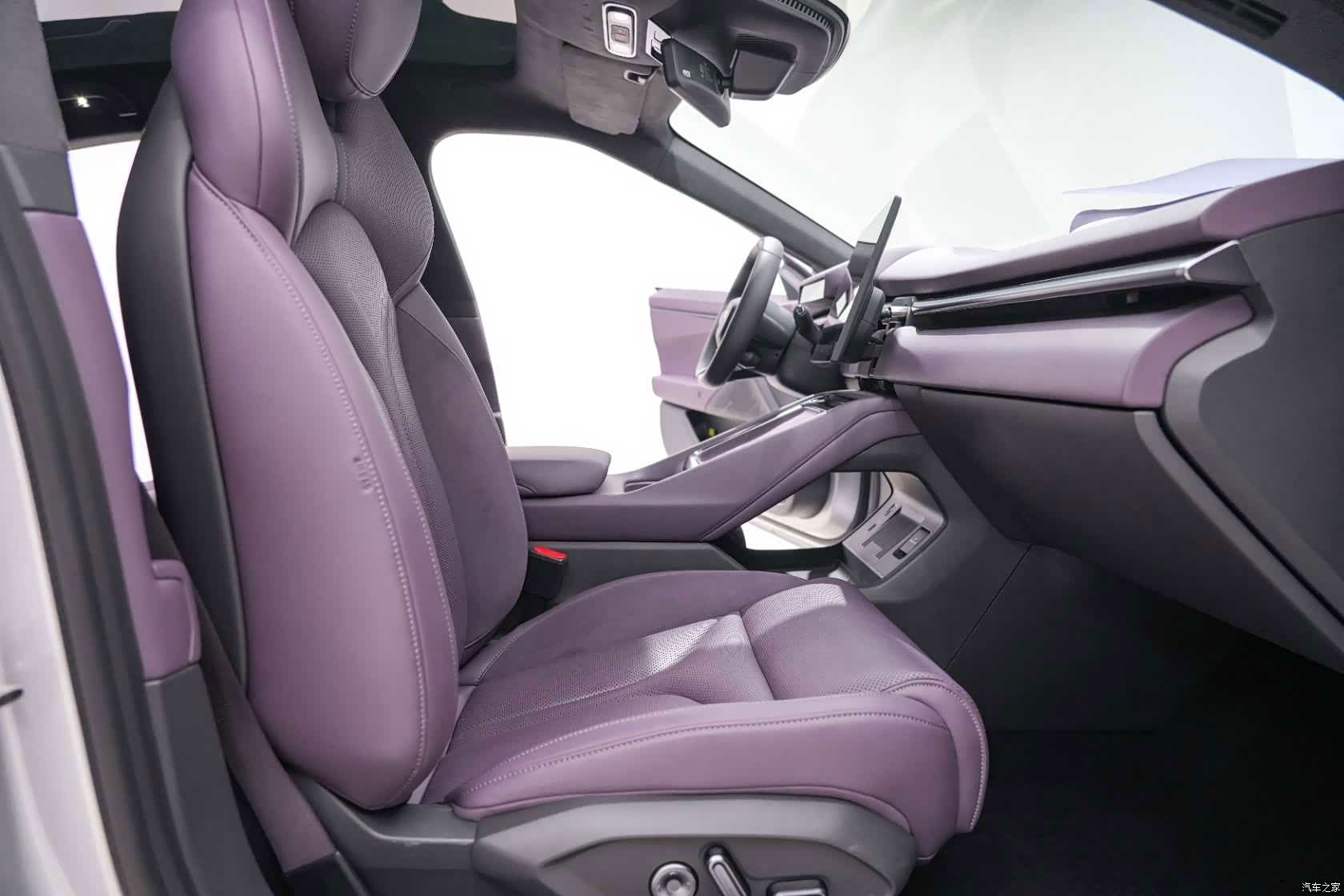 Xpeng P7, 2025 16