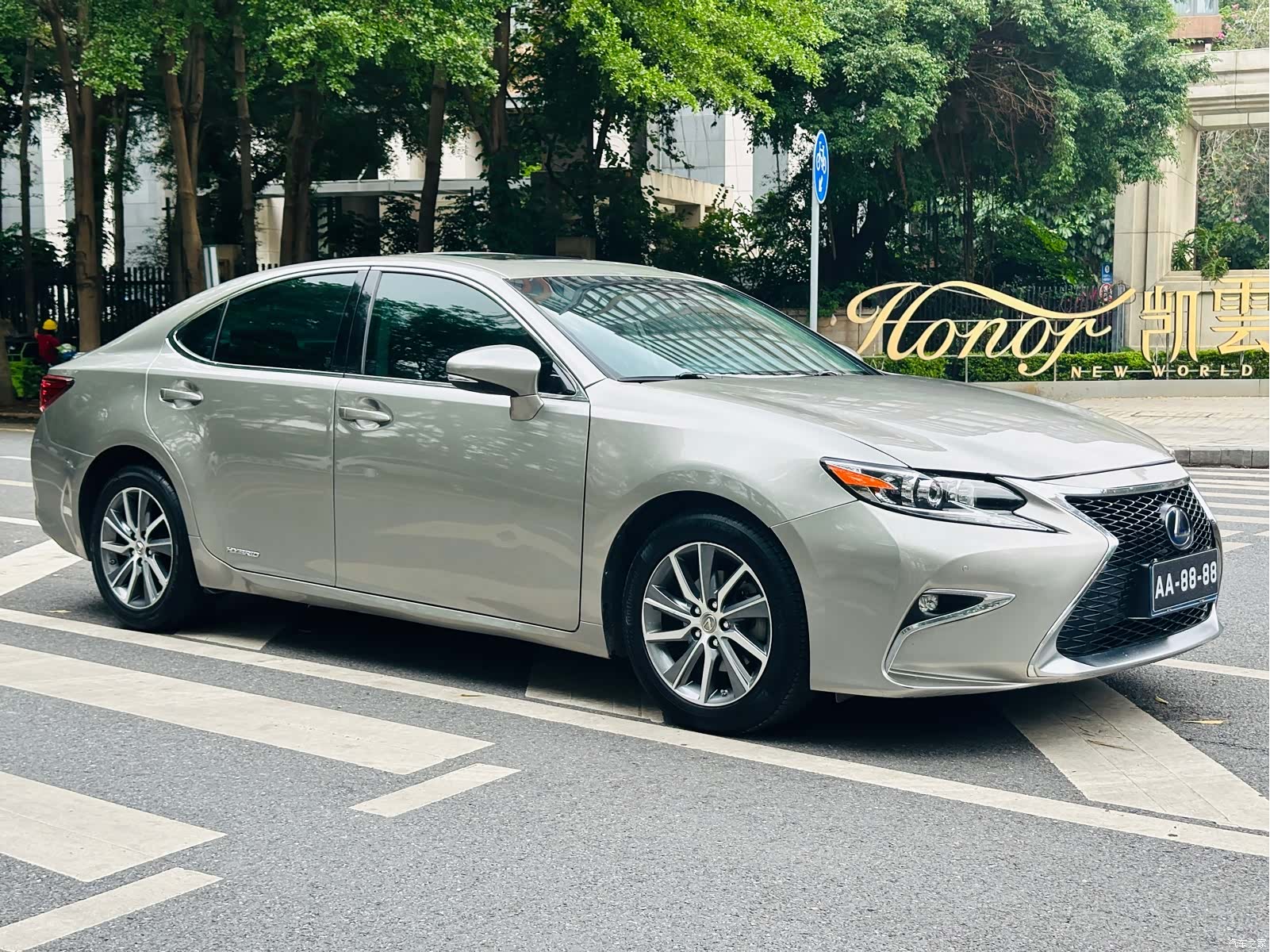 Lexus ES, 2018 3