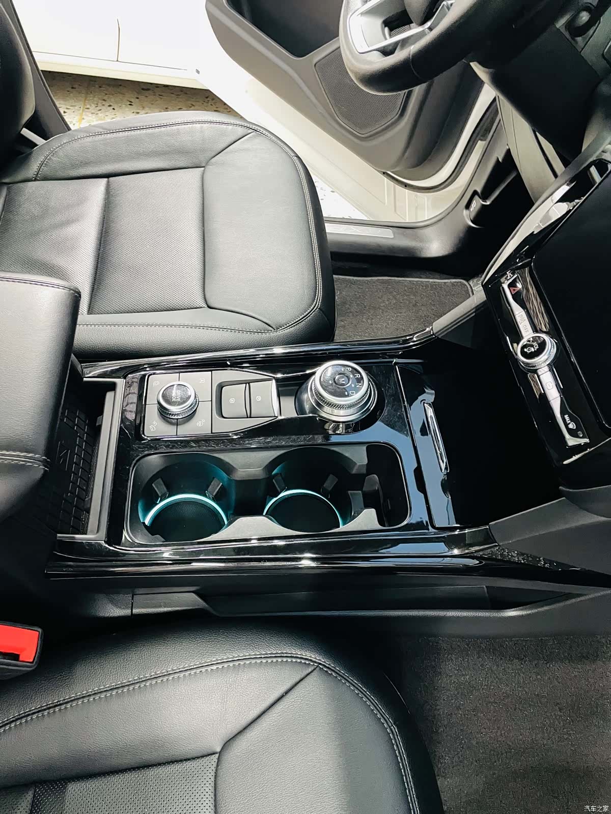 Ford Explorer, 2021 18