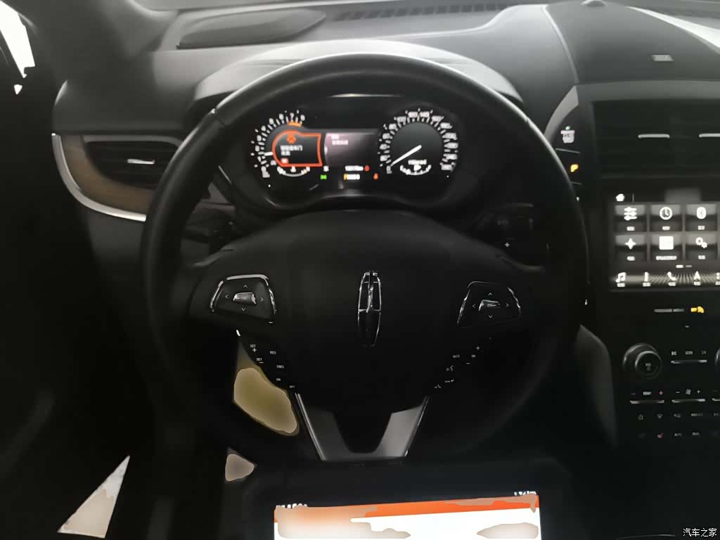 Lincoln MKC, 2018 11