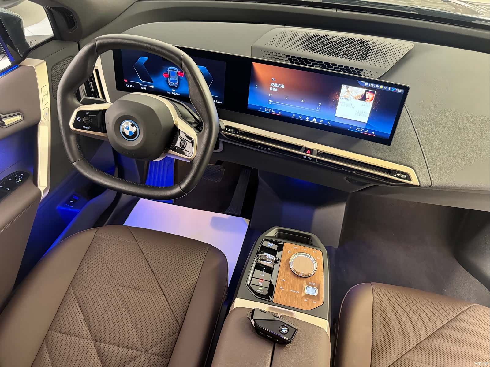 BMW iX, 2025 7
