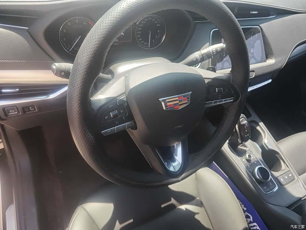 Cadillac XT4, 2019 11