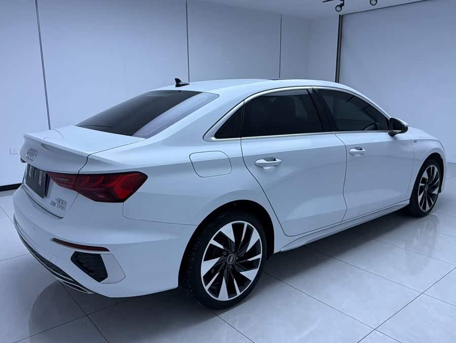 Audi A3 2023, фото 4