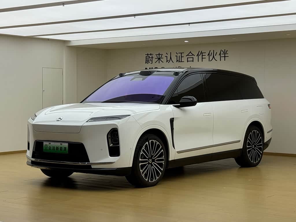NIO ES8