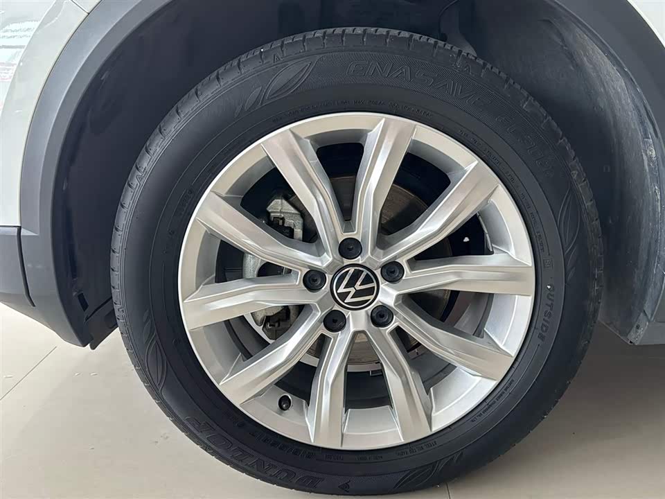 Volkswagen T-ROC exploring Songs