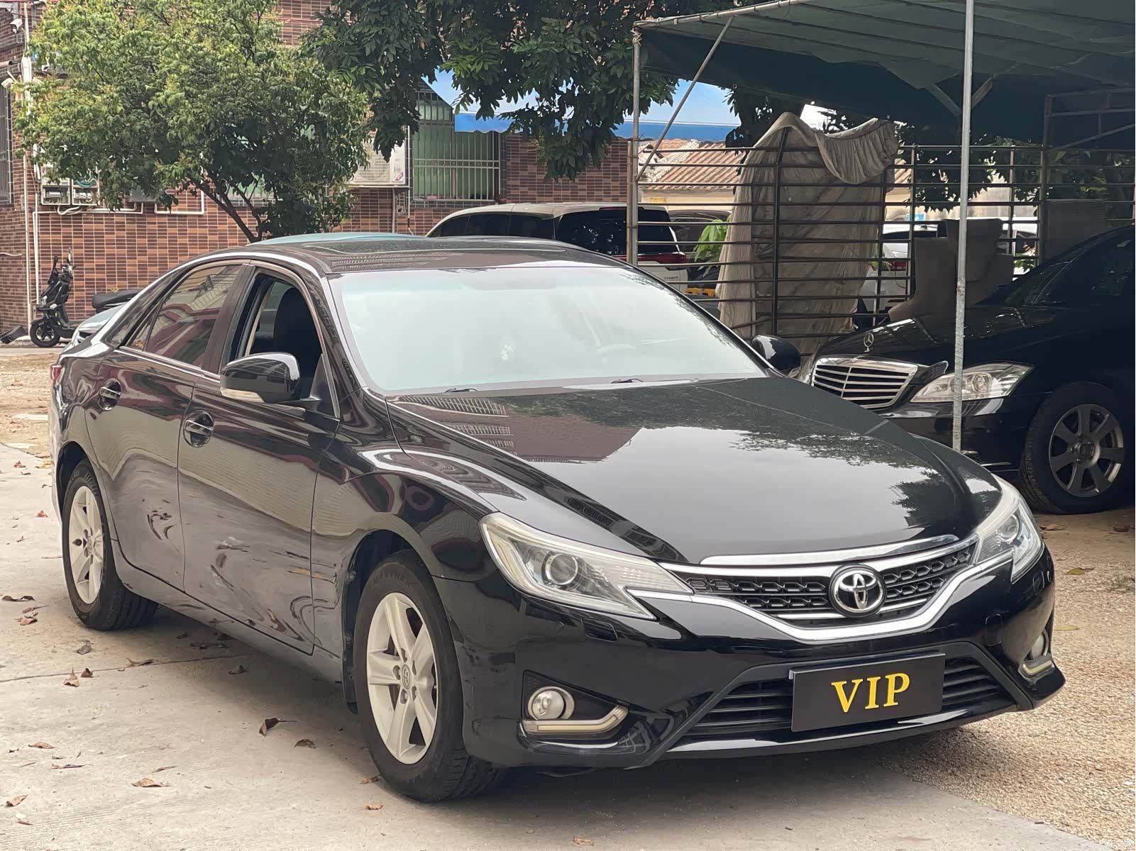 Toyota 2.5V, 2015 2