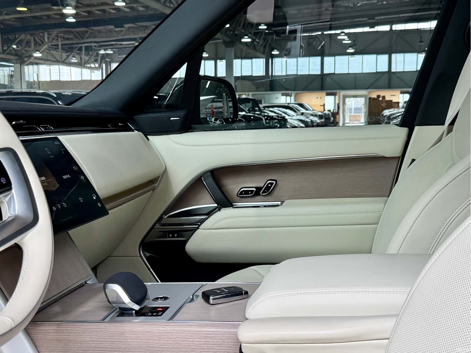 Land Rover Range Rover, 2026 14