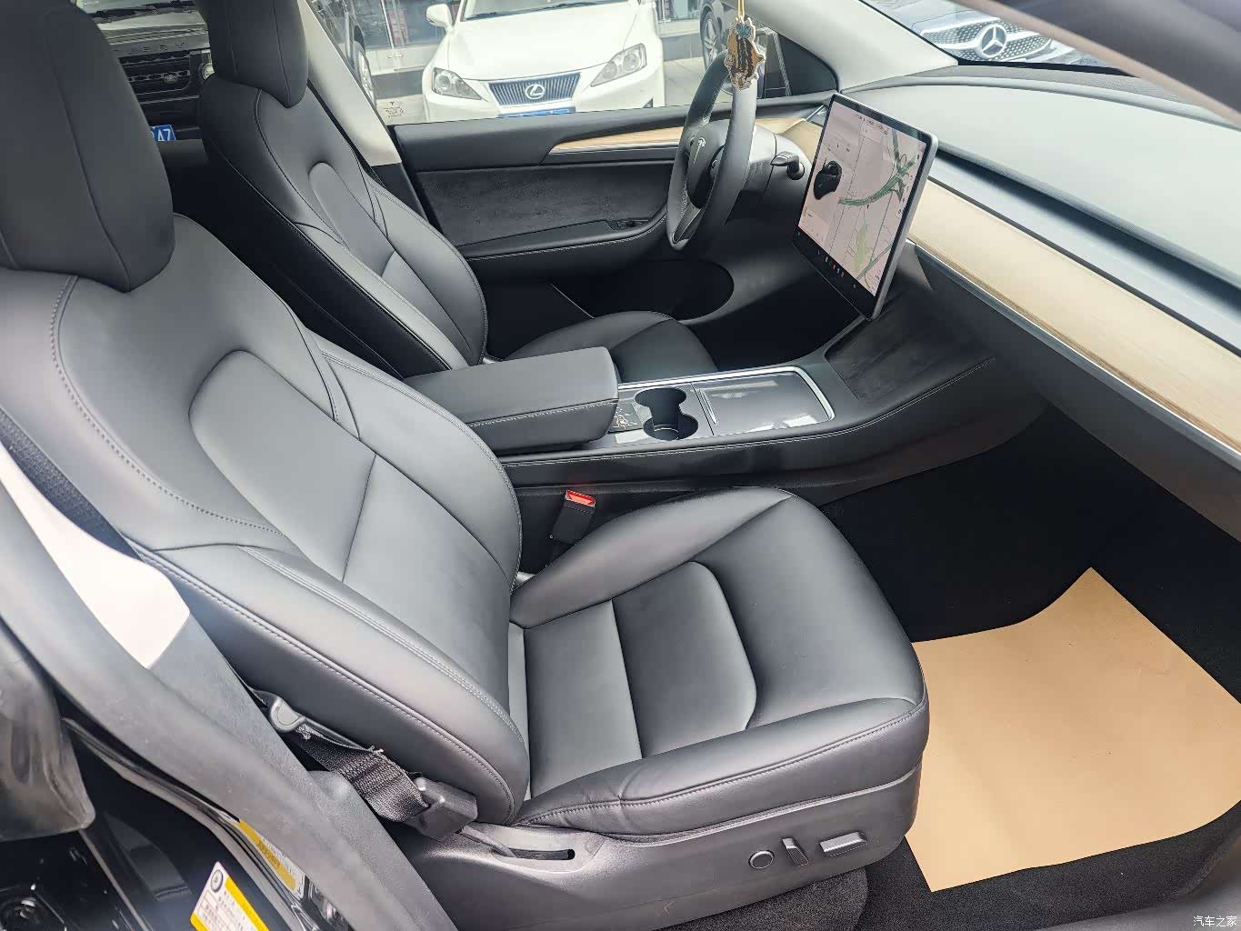 Tesla Model Y, 2021 33