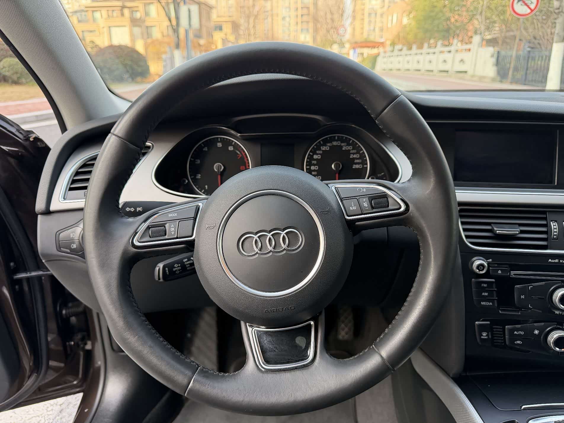 Audi A4L, 2014 12