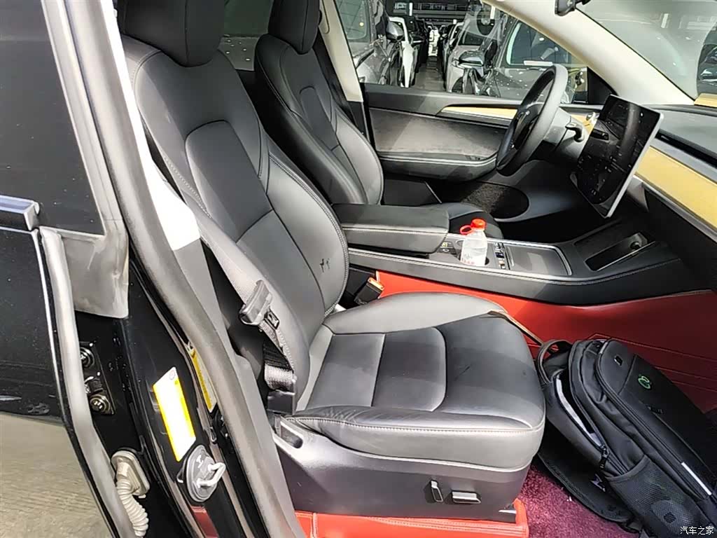Tesla Model Y, 2023 25