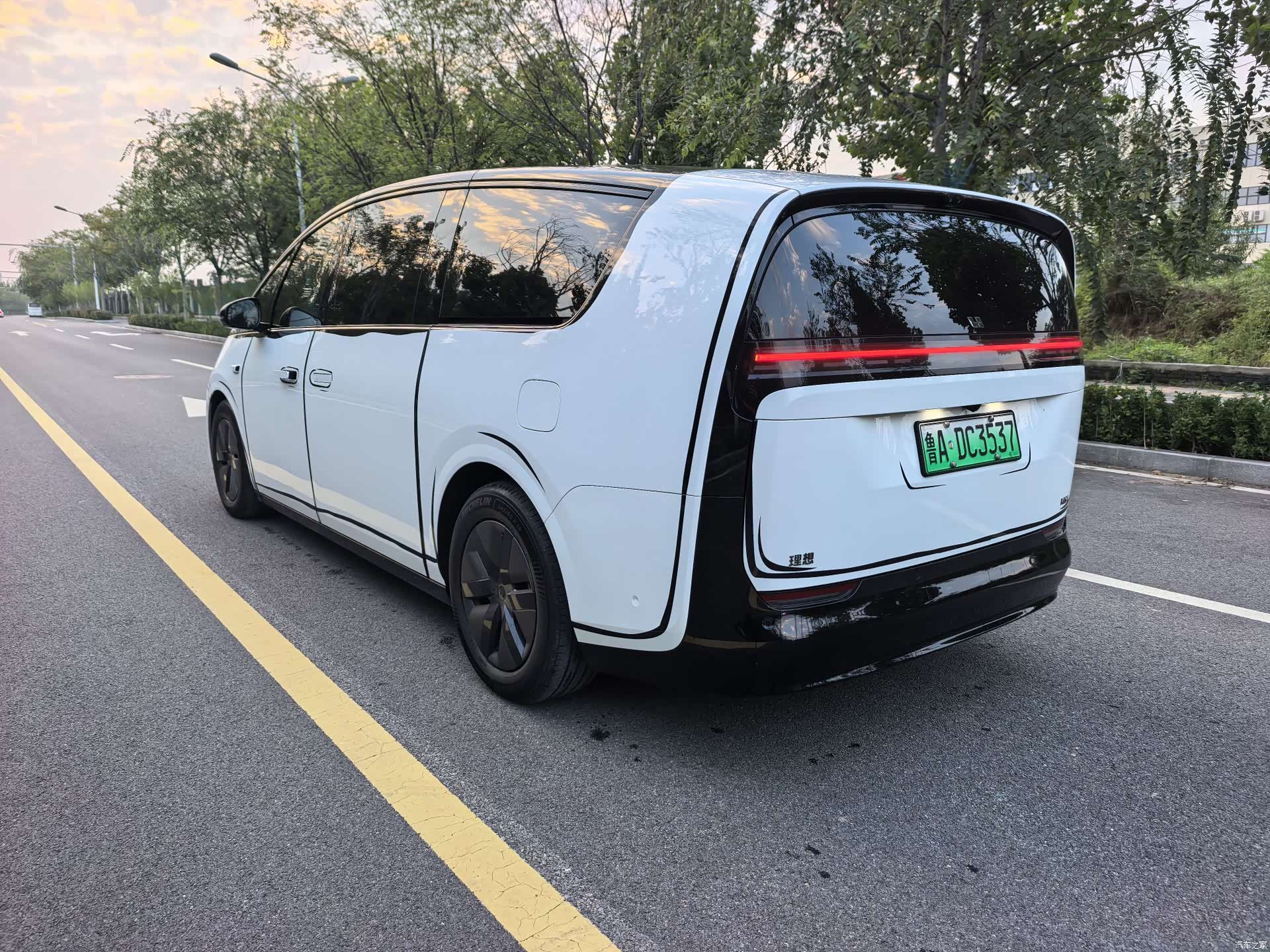 Li Auto MEGA, 2025 все фото