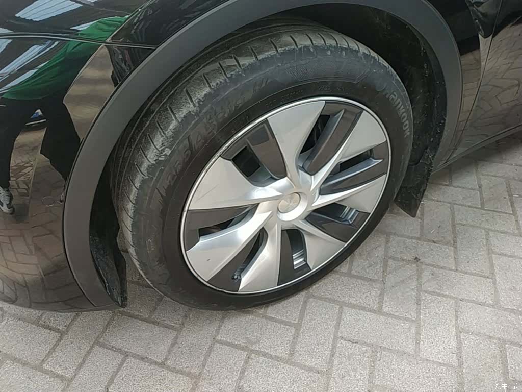 Tesla Model Y, 2022 23