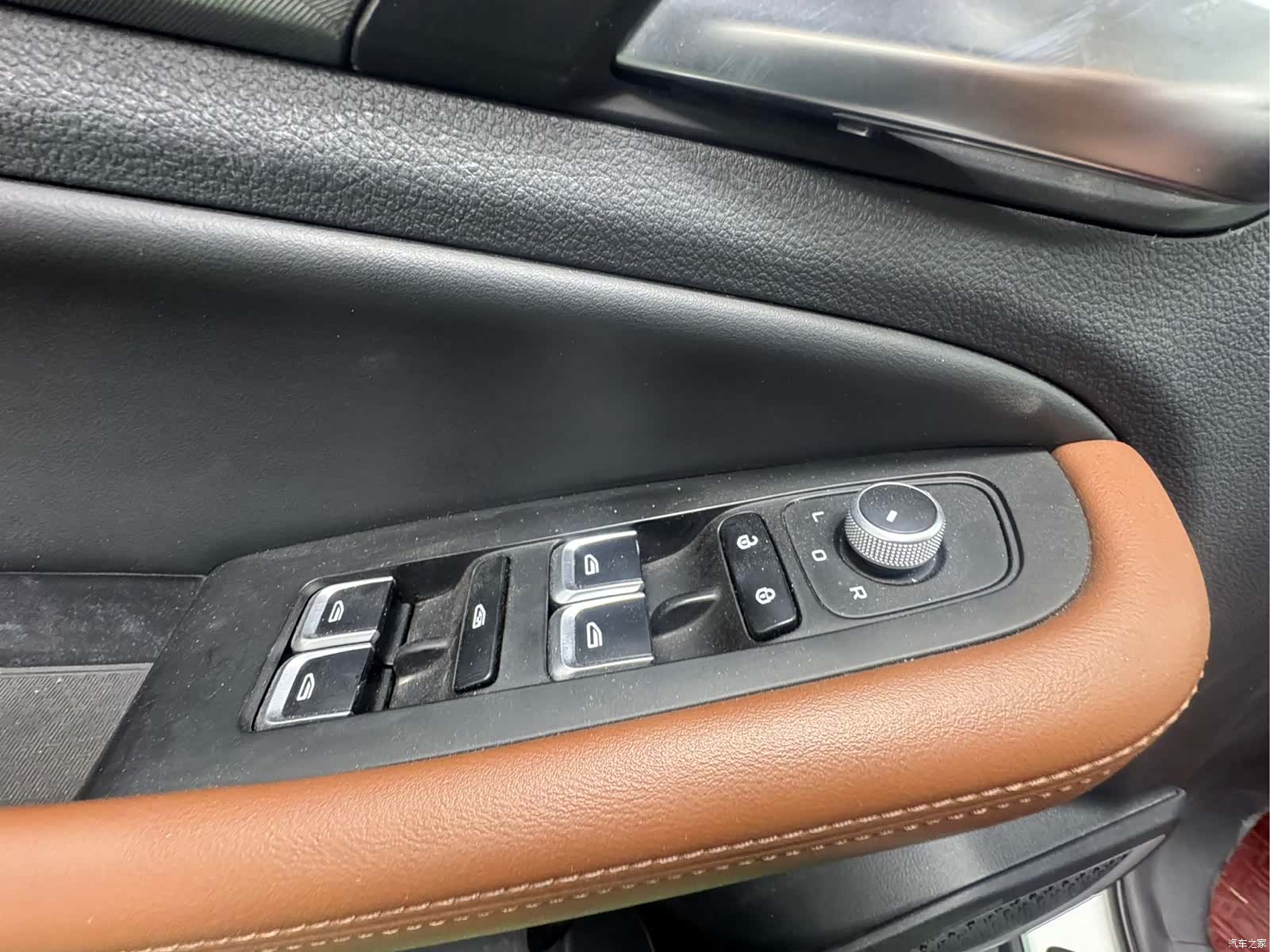 Geely X6, 2022 14
