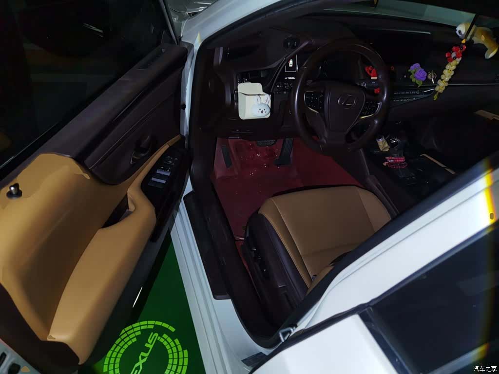Lexus ES, 2019 14