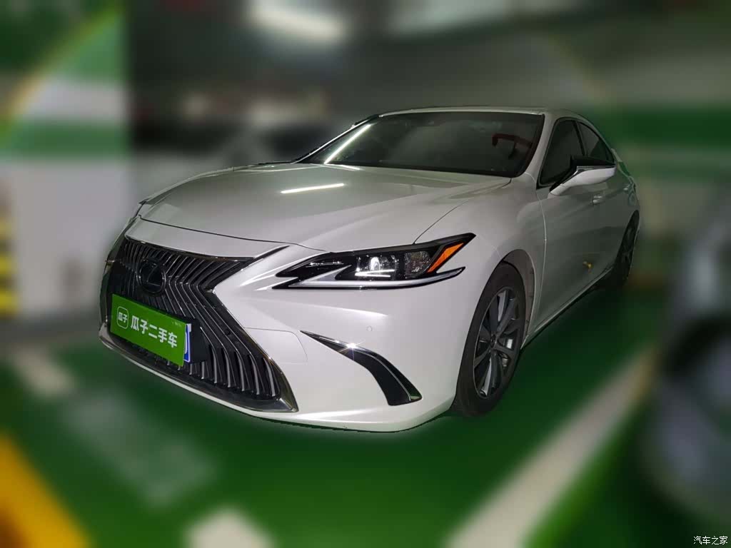 Lexus ES, 2019 1