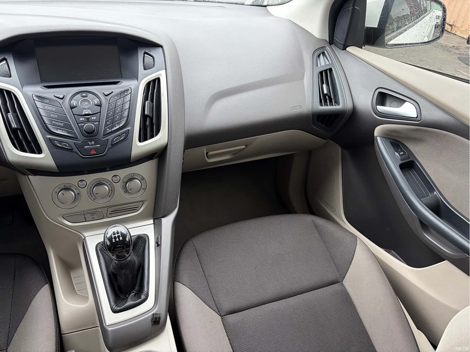 Ford Focus, 2014 10