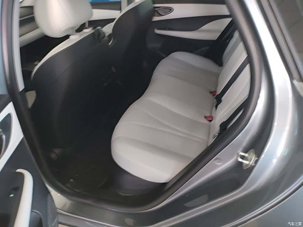 BYD Seal, 2025 13