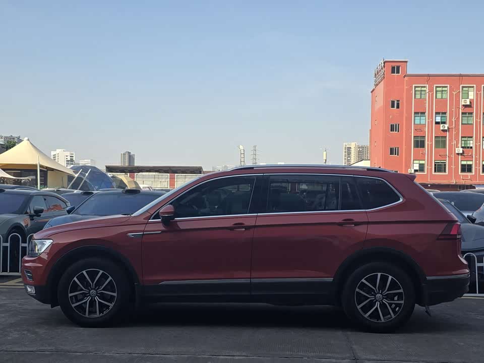 Volkswagen Tiguan L