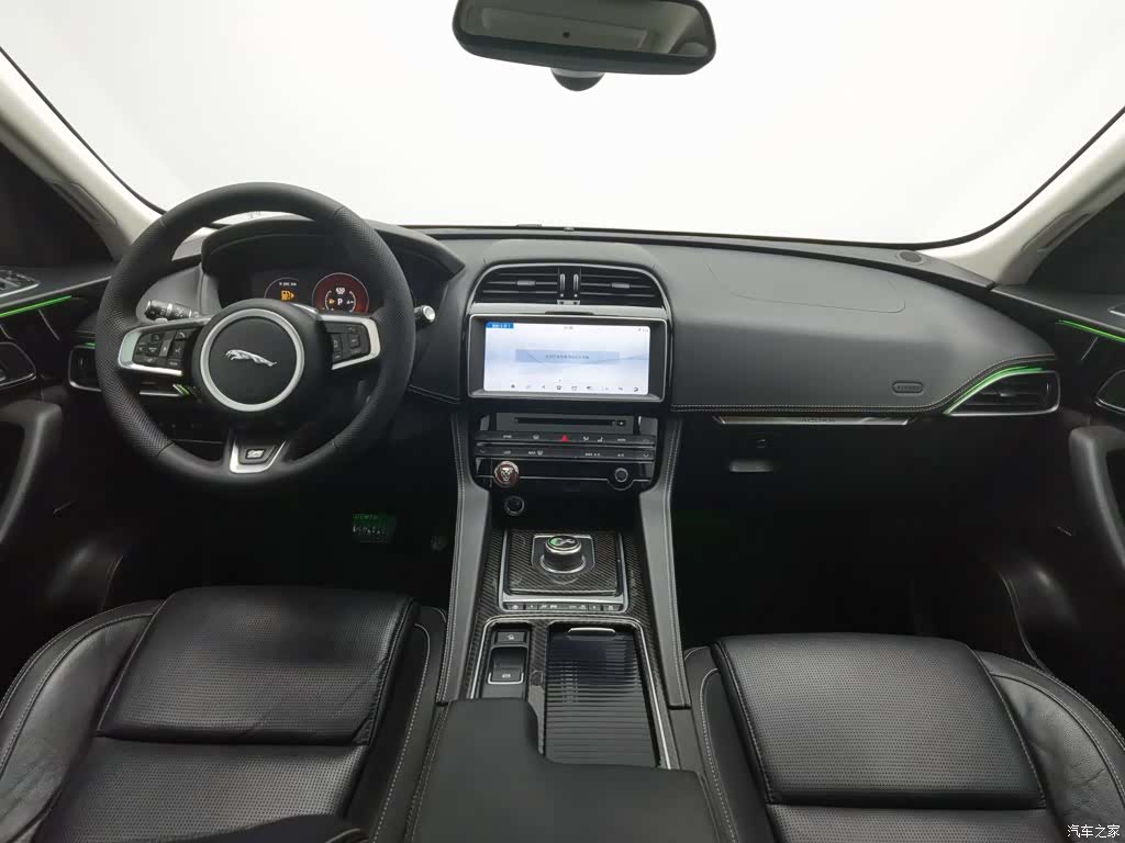 Jaguar F-PACE, 2017 все фото