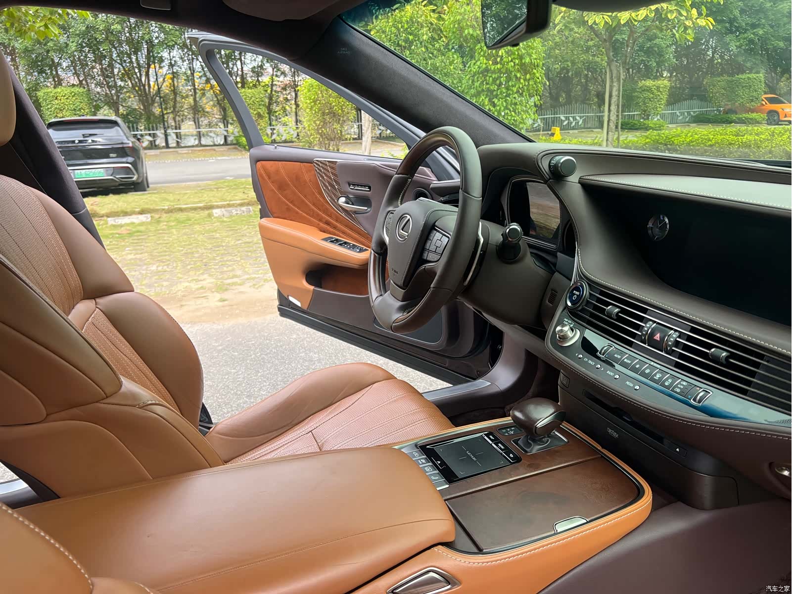Lexus LS, 2019 13
