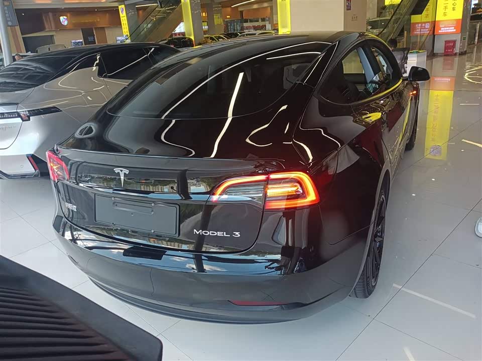 Tesla Model 3 Tesla Model 3