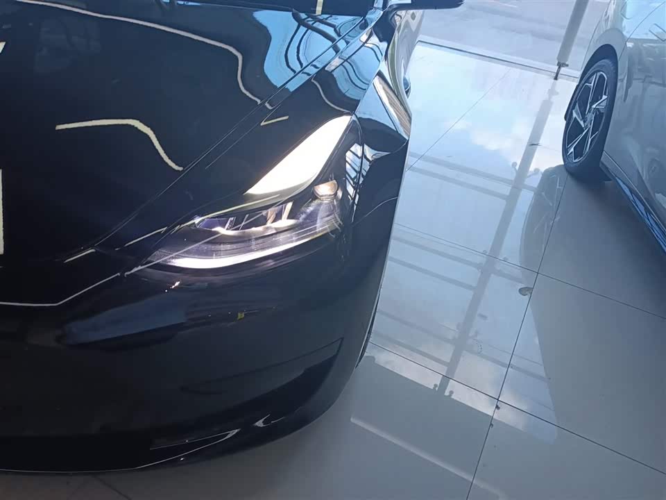 Tesla Model 3 Tesla Model 3
