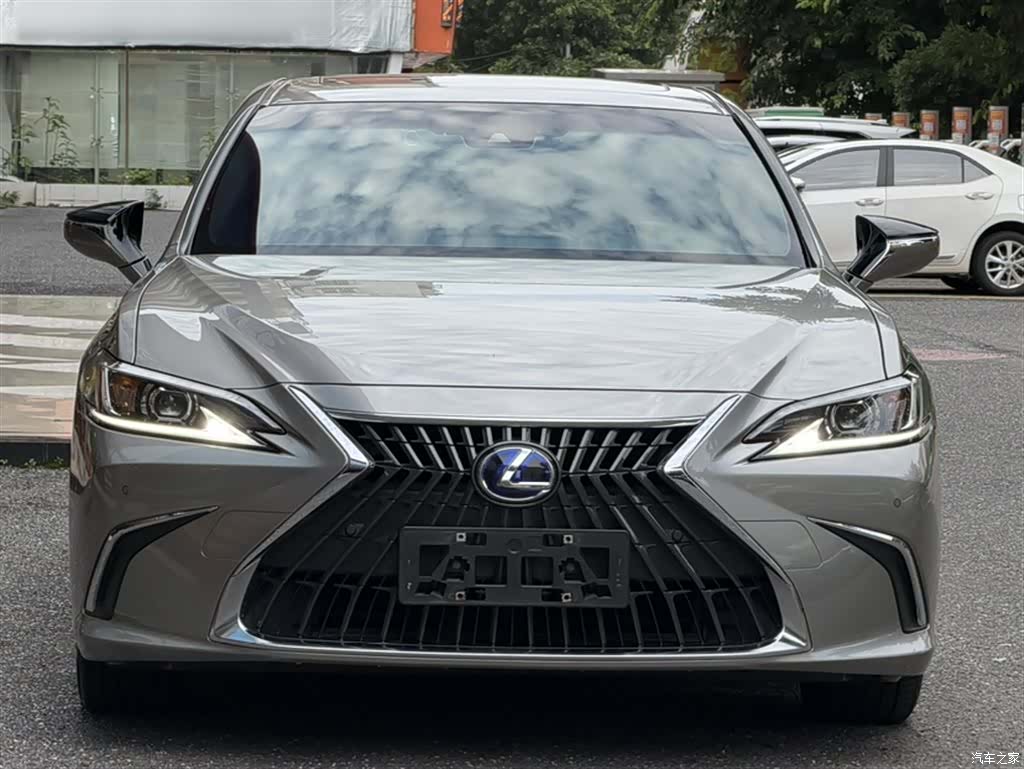 Lexus ES, 2022 10