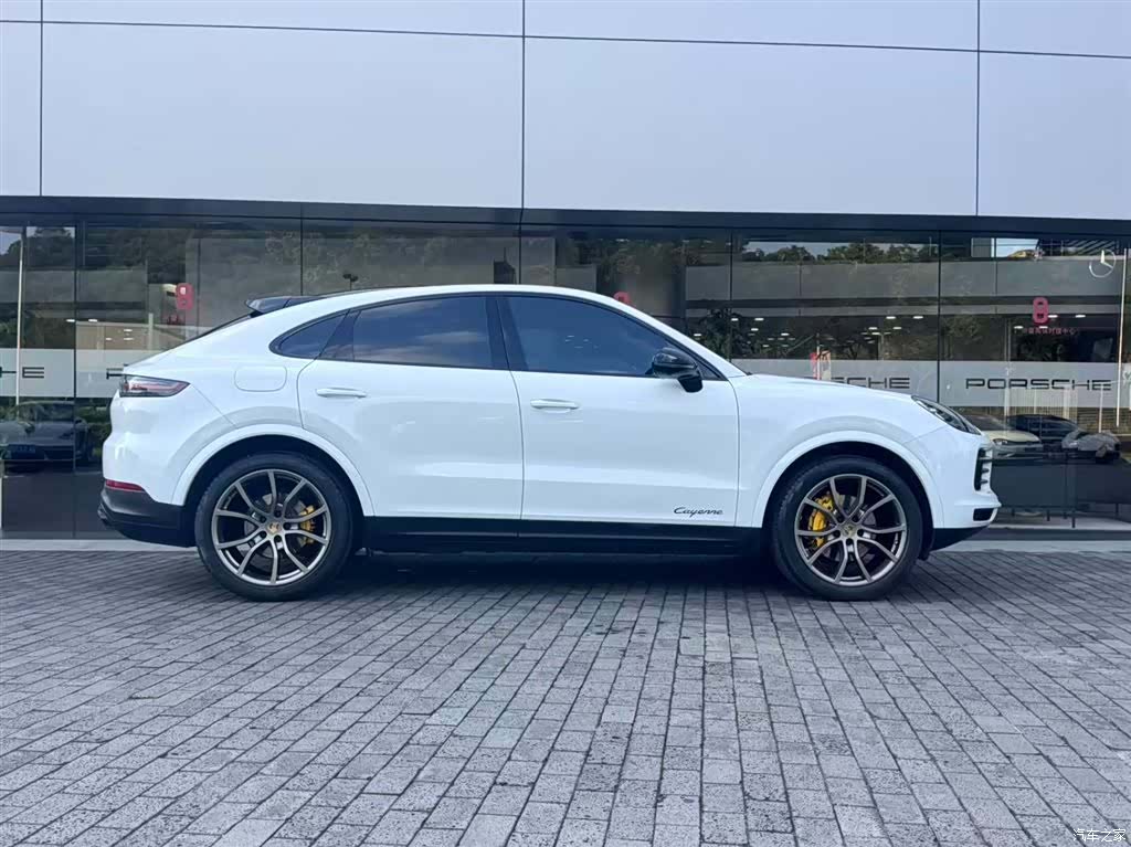 Porsche Cayenne, 2022 3