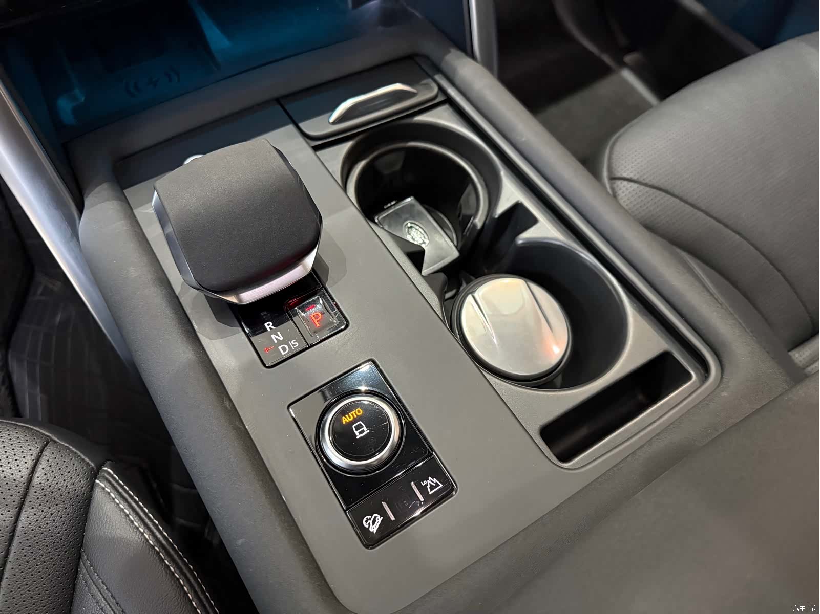 Land Rover Discovery, 2023 6