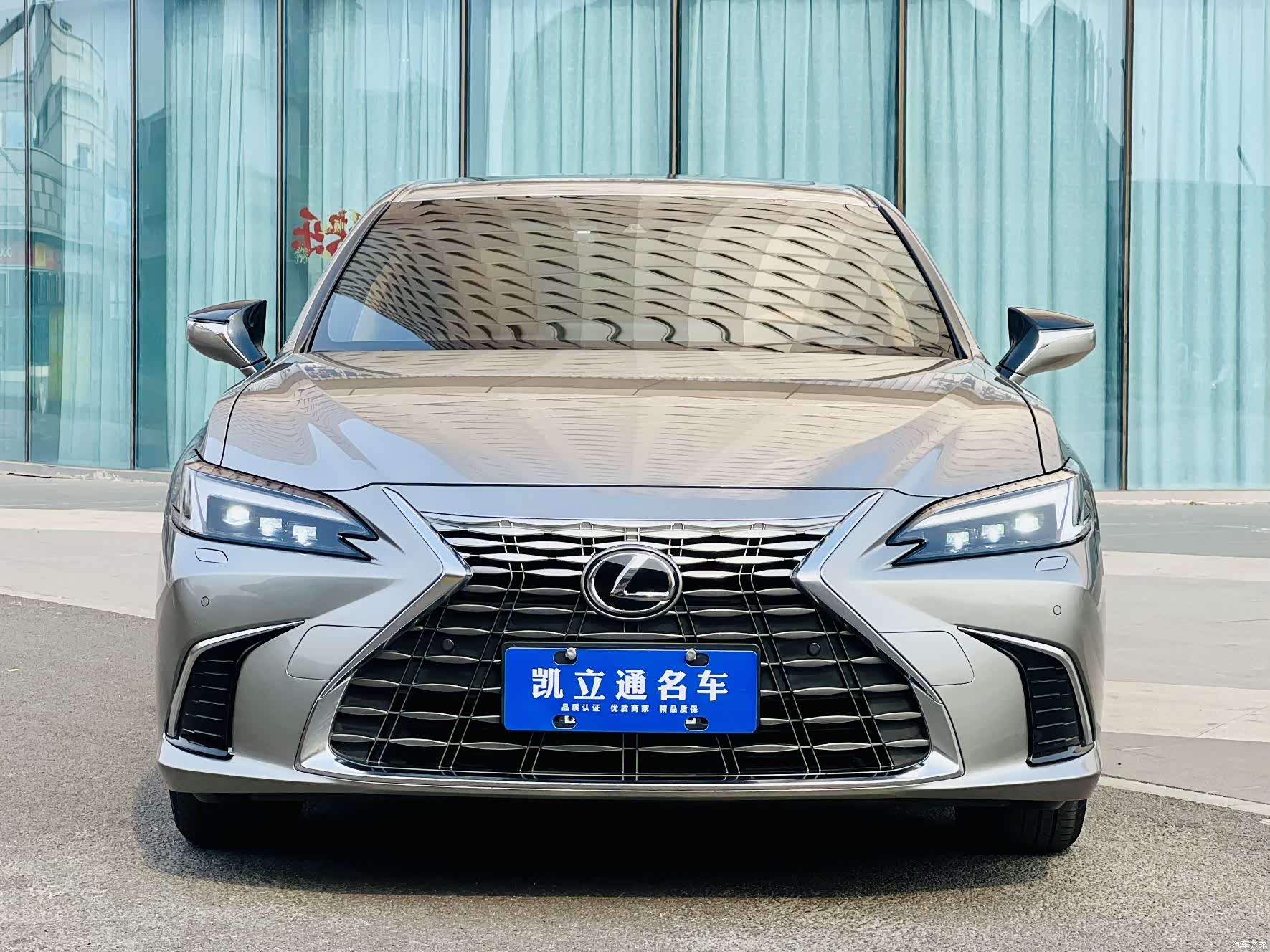 Lexus ES, 2025 2