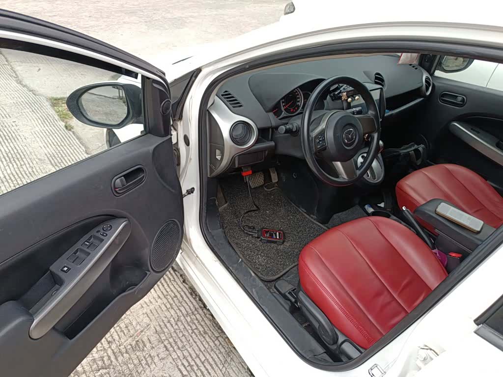Mazda 2, 2014 16