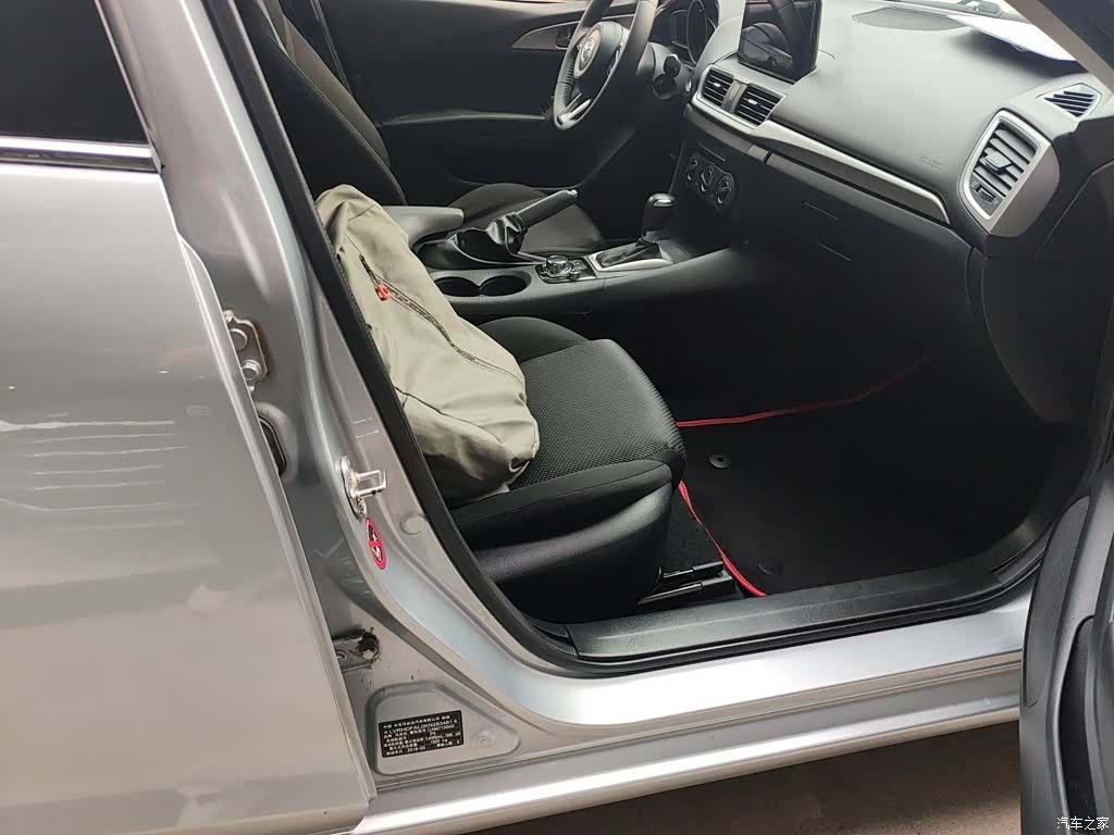 Mazda Mazda3, 2019 16