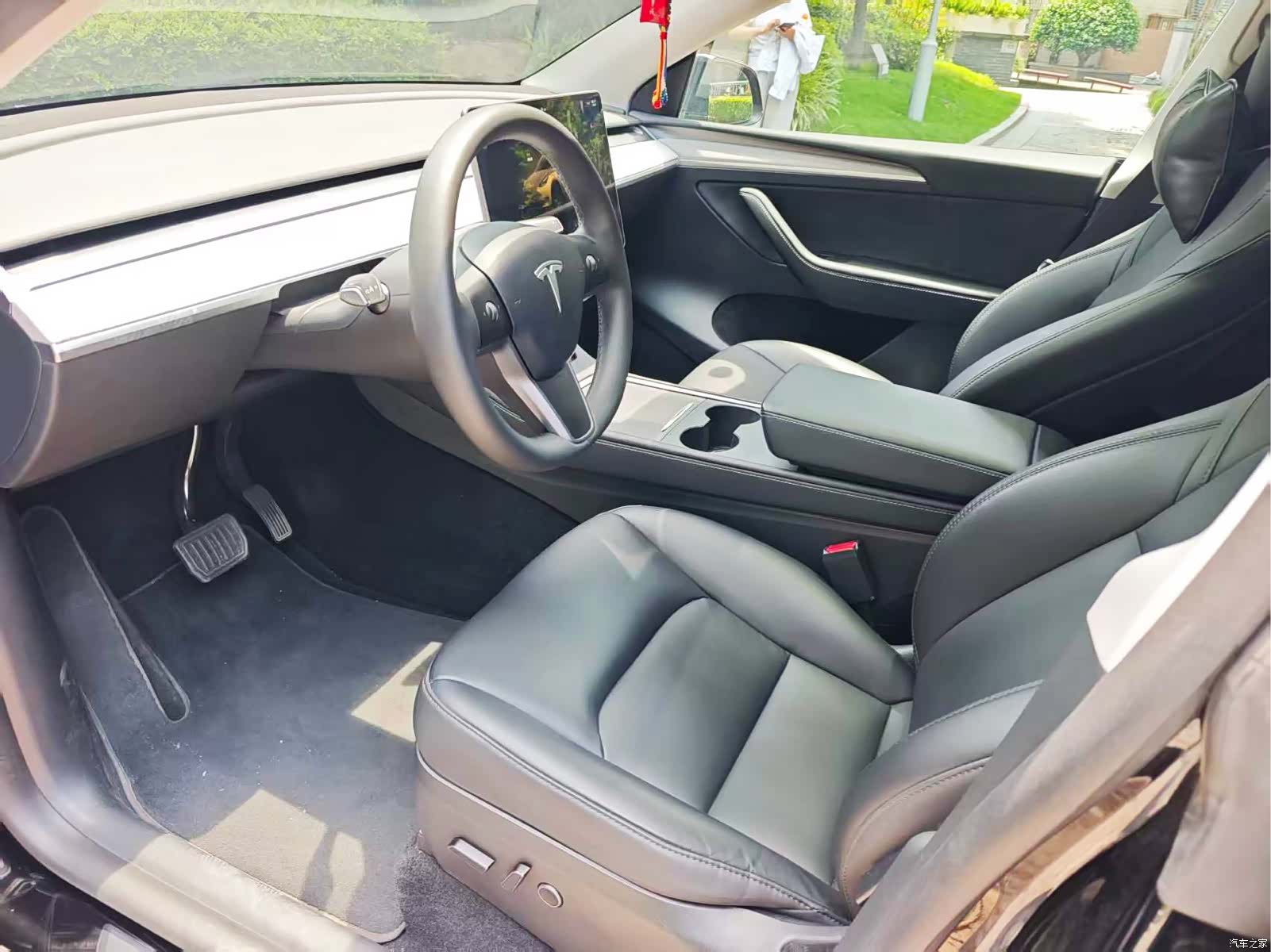 Tesla Model Y, 2024 6