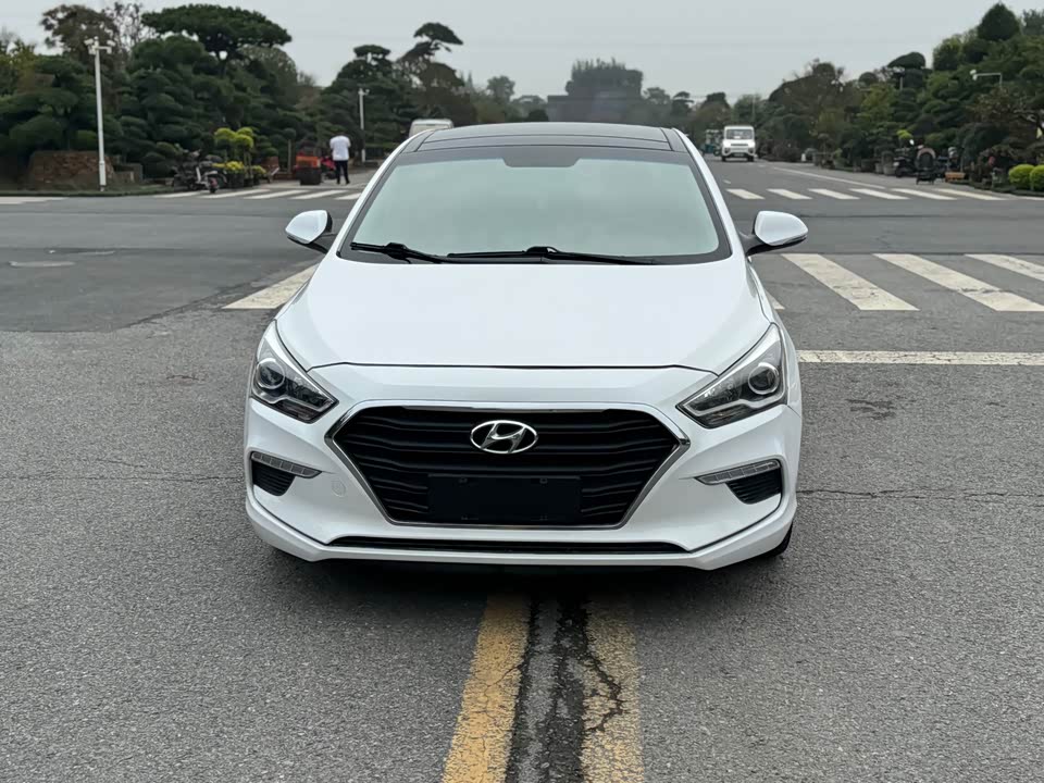 Hyundai Name picture