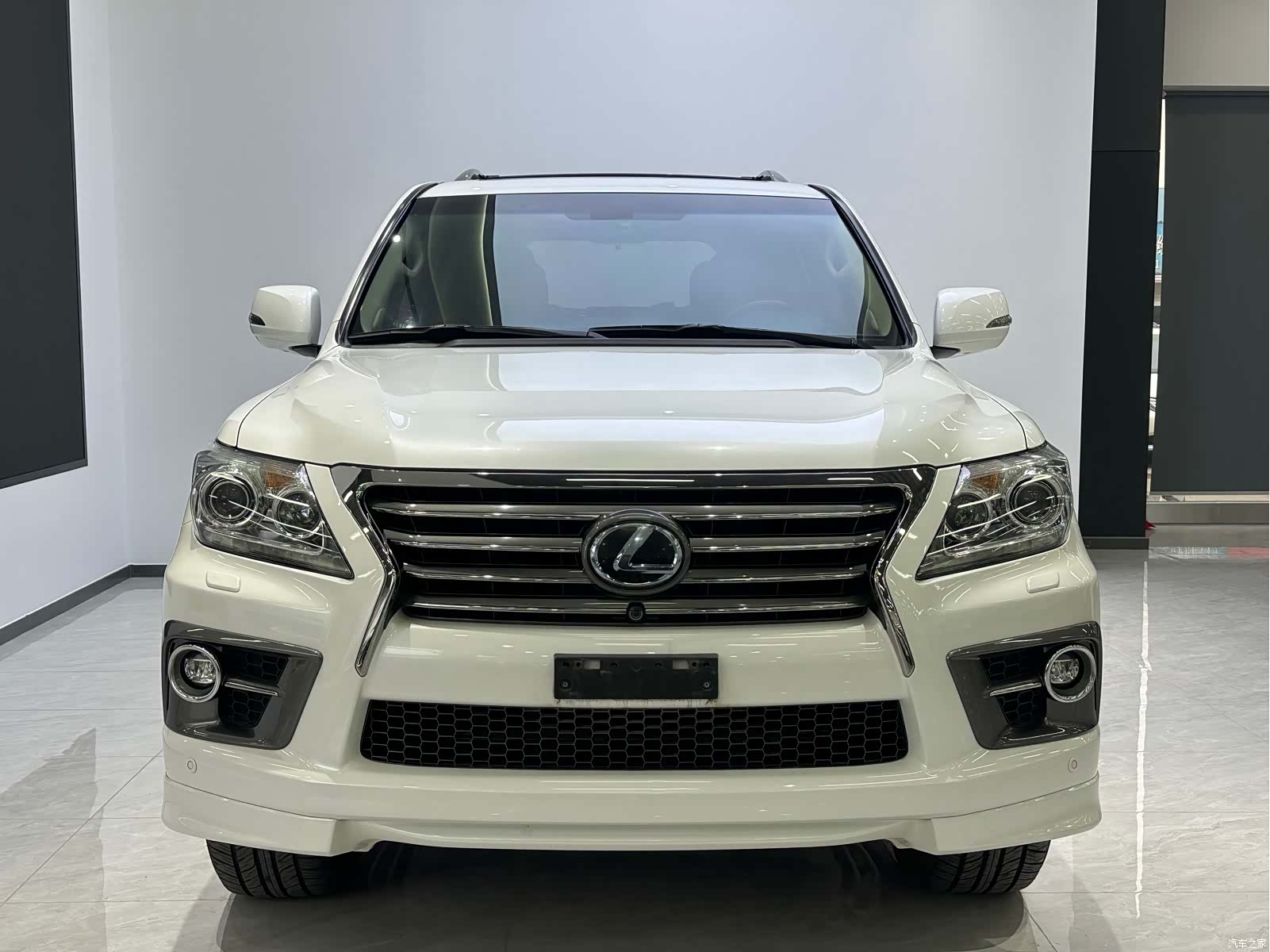 Lexus LX, 2015 2