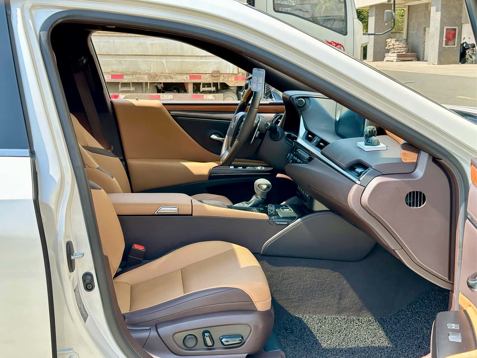Lexus ES, 2020 7