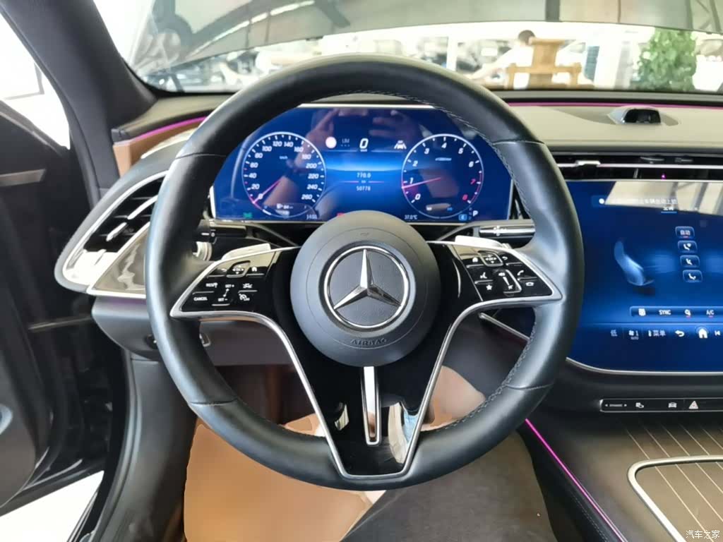 Mercedes-Benz E-Class, 2024 11