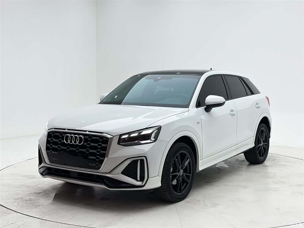 Audi Q2L, 2022 1