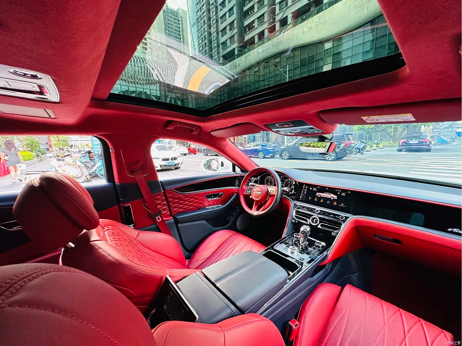 Bentley Flying Spur, 2023 12