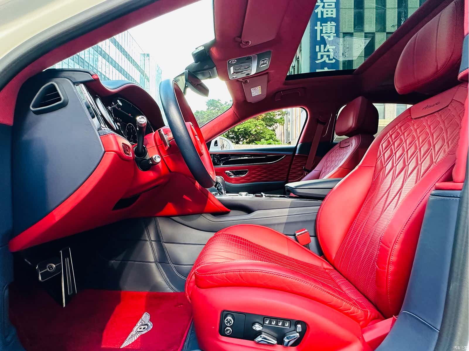 Bentley Flying Spur, 2023 16