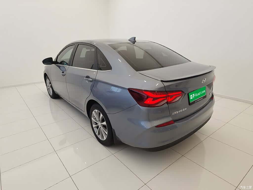 Chevrolet 320, 2022 все фото