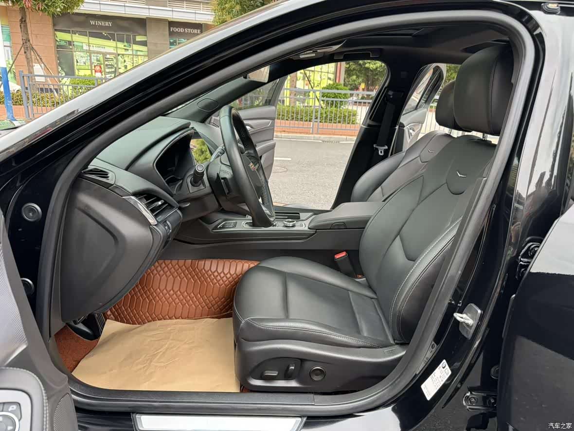 Cadillac CT5, 2023 8