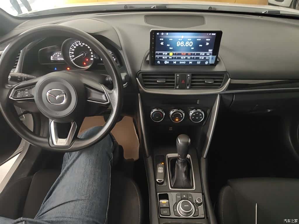 Mazda CX-4, 2019 10